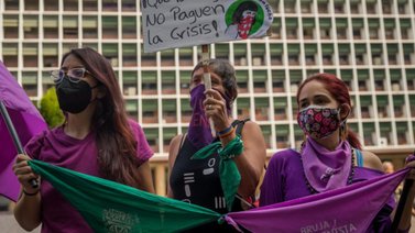 Ejecutivo insta a acabar con "flagelo" de violencia contra la mujer