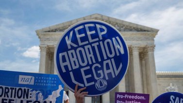 Veto al aborto en Texas sigue en pie indefinidamente tras fallo de tribunal
