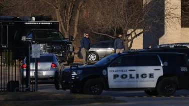 Rehenes de sinagoga de Texas escaparon tras arrojar silla al secuestrador