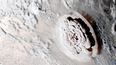 Desmienten nueva explosión del volcán submarino en Tonga