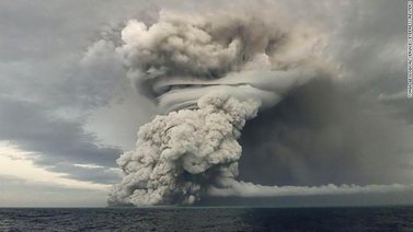 Japón levanta alertas por tsunami pero mantiene avisos