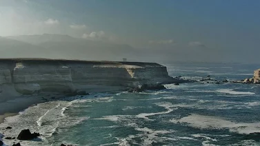 Chile evacúa costa de siete regiones e Isla de Pascua por erupción en Tonga