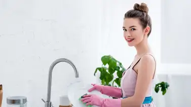 Lavar los platos es bueno para combatir el estrés, según estudio Lavar los platos es bueno para combatir el estrés, según estudio