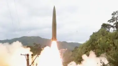 Corea del Norte volvió a lanzar sus últimos misiles desde un tren Corea del Norte volvió a lanzar sus últimos misiles desde un tren