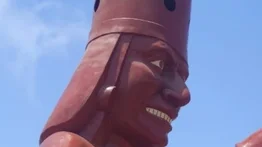 Destrozan escultura en forma de pene como atractivo turístico (+Fotos)