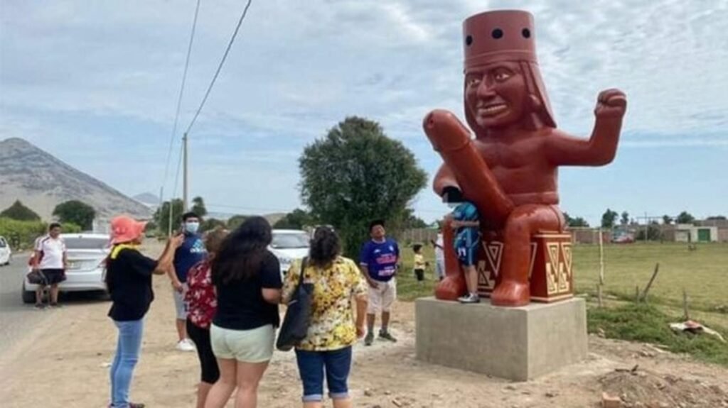 Destrozan escultura en forma de pene como atractivo turístico (+Fotos)