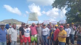 Pescadores de Juan Griego protestan por nuevo esquema de acceso al combustible