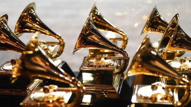 Los Grammy se posponen por riesgos de ómicron