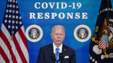 Más de 10 estados demandan al gobierno de Biden por exigir vacunación