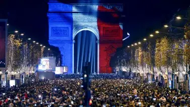 Francia prohíbe concentraciones en Nochevieja y acelera tercera dosis Francia prohíbe concentraciones en Nochevieja y acelera tercera dosis