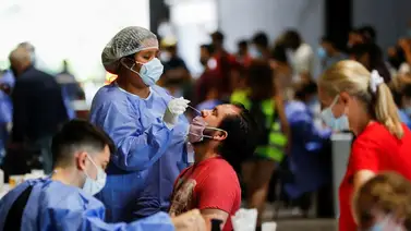 Argentina llegó este miércoles a un récord en la cifras de contagios con el COVID-19 Argentina llegó este miércoles a un récord en la cifras de contagios con el COVID-19