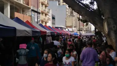 Buhoneros tomaron el bulevar de Sabana Grande este diciembre Buhoneros tomaron el bulevar de Sabana Grande este diciembre