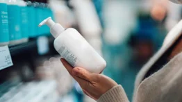 Retiran 32 marcas de champú por posible contenido cancerígeno en EEUU