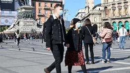Italia impone la mascarilla en la calle y cierra discotecas contra la ómicron