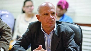España suspende extradición de Carvajal por haber pedido asilo