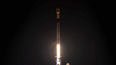 SpaceX lanza 52 satélites Starlink desde base en California