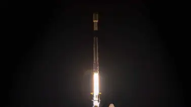 SpaceX lanza 52 satélites Starlink desde base en California SpaceX lanza 52 satélites Starlink desde base en California