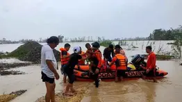 Al menos 31 muertos y más de 328.000 desplazados por el tifón en Filipinas