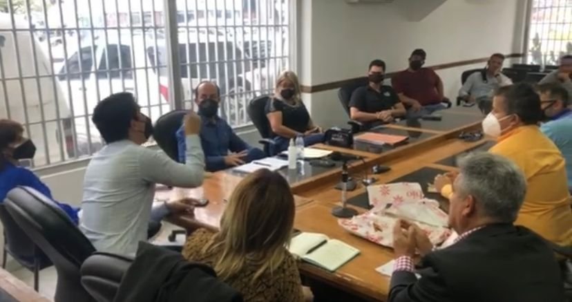 Luis Aguilar se reúne con comerciantes de Baruta Luis Aguilar se reúne con comerciantes de Baruta