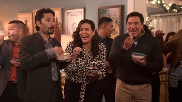 Familia latina protagoniza la comedia navideña "With Love"