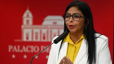 Delcy Rodríguez anuncia la aprobación de 14 millones de euros para la reparación de 500 colegios