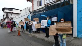 Protestan por la falta de agua con el Niño Jesús en las manos (+VIDEO)