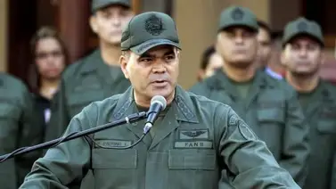 Ministro de Defensa: Tenemos armas para defender democracia Ministro de Defensa: Tenemos armas para defender democracia