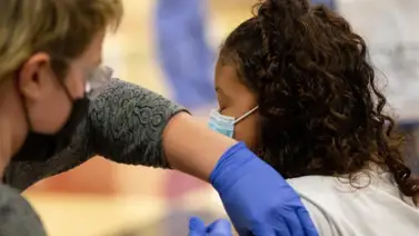 EEUU da el aval final a las dosis de refuerzo para menores de 16 y 17 años EEUU da el aval final a las dosis de refuerzo para menores de 16 y 17 años