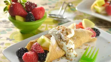 Crepes rellenas con frutas tropicales Crepes rellenas con frutas tropicales