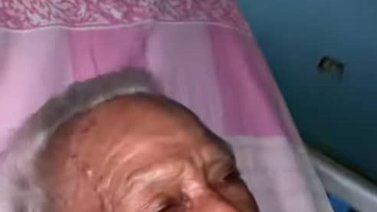 Servicio Público: Abuelo de 94 años necesita donantes de sangre y colchón antiescaras