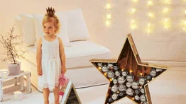 Bambalinas más allá del arbolito navideño