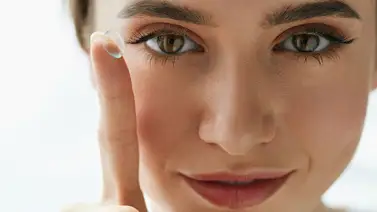 ¿Cómo debes maquillarte si usas lentes de contacto? ¿Cómo debes maquillarte si usas lentes de contacto?