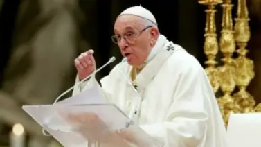 El papa critica a los cristianos que "rezan como papagayos" El papa critica a los cristianos que "rezan como papagayos"