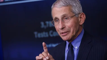 Fauci ve "inevitable" que la nueva variante de COVID-19 llegue a EEUU