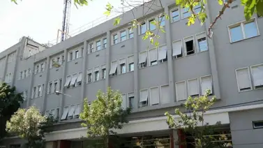 Atacan con bombas molotov la sede del Grupo Clarín de Argentina Atacan con bombas molotov la sede del Grupo Clarín de Argentina