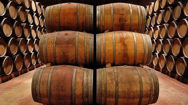 Barril de vino marca récord tras venderse por 900.000 dólares