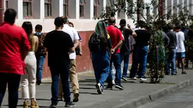 Colegios electorales comienzan a cerrar en la jornada decisiva en Chile Colegios electorales comienzan a cerrar en la jornada decisiva en Chile