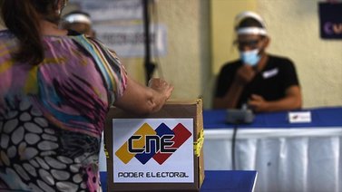 Alcaldes de Baruta y El Hatillo reportan retrasos en centros de votación