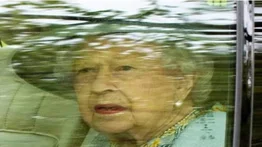 Isabel II mantiene una audiencia en persona tras su problema de espalda