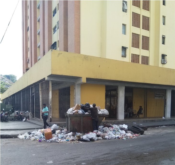 Habitantes de El Conde se quejan por la basura y la falta de agua Habitantes de El Conde se quejan por la basura y la falta de agua
