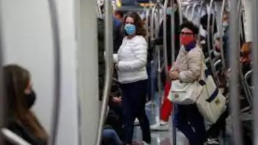 Italia aumenta las restricciones en medios de transporte para contener COVID Italia aumenta las restricciones en medios de transporte para contener COVID