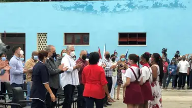 Alumnos de primaria cubanos vuelven a clase tras 20 meses de pandemia Alumnos de primaria cubanos vuelven a clase tras 20 meses de pandemia