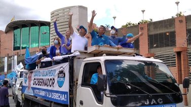 El candidato David Uzcátegui llama a los electores mirandinos a votar por la tarjeta de Fuerza Vecinal