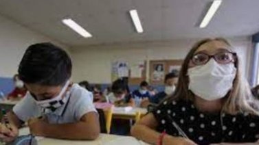 Alumnos franceses de primaria tienen que llevar de nuevo mascarilla