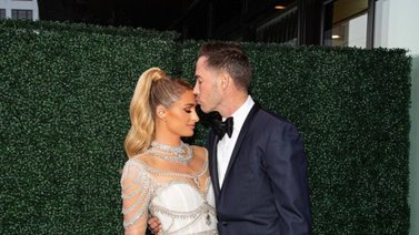 Paris Hilton se casa con su novio Carter Reum