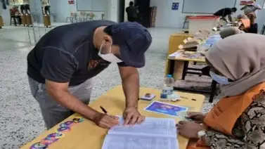 Francia acoge la tercera cumbre para salvar las elecciones en Libia Francia acoge la tercera cumbre para salvar las elecciones en Libia