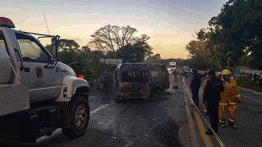 Choque entre dos vehículos deja 12 muertos en Chiapas
