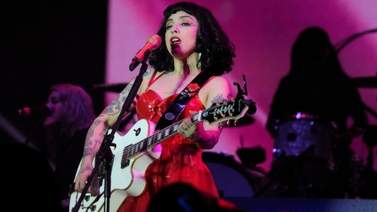 Mon Laferte confiesa que su disco "1940 Carmen" es hormonal e improvisado Mon Laferte confiesa que su disco "1940 Carmen" es hormonal e improvisado