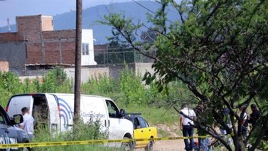 Encuentran siete cuerpos en un taxi abandonado en México
