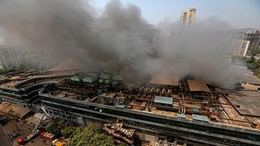 Al menos 10 muertos en un incendio en hospital para pacientes con COVID-19 en India